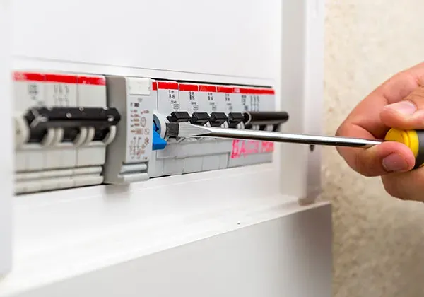 Électricien à Sansac-de-Marmiesse